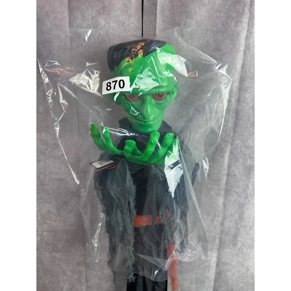 Hyde and Eek! Boutique please see